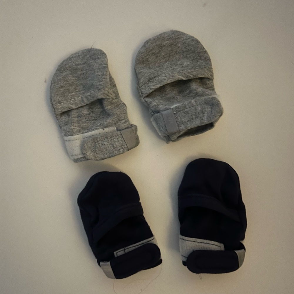 Set of Gray and Black Baby Mittens